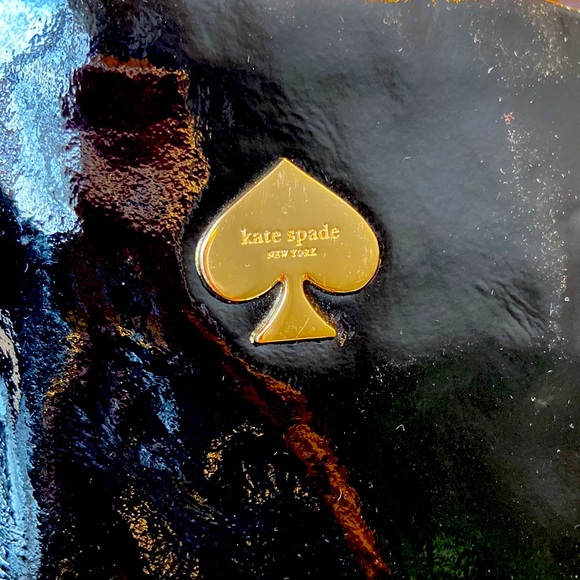 Kate Spade patent leather tote w/gold hardware - Picture 3 of 7